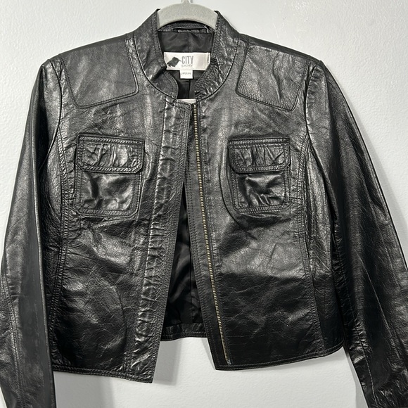 DKNY Donna Karan City Black Leather Jacket Moto Style Hard Leather size Petite - Picture 3 of 17